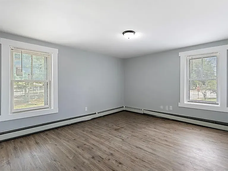 14 W Natick Rd — Photo 13