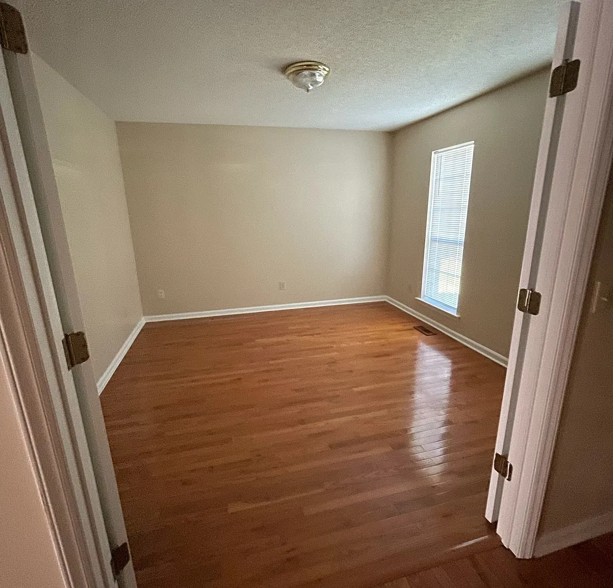 3 bed, 1699 sqft, $1,900 — Photo 4