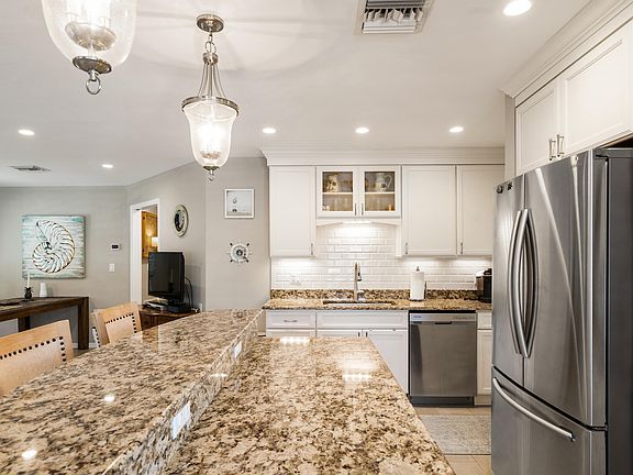 4th image of 240 S Coconut Palm Blvd