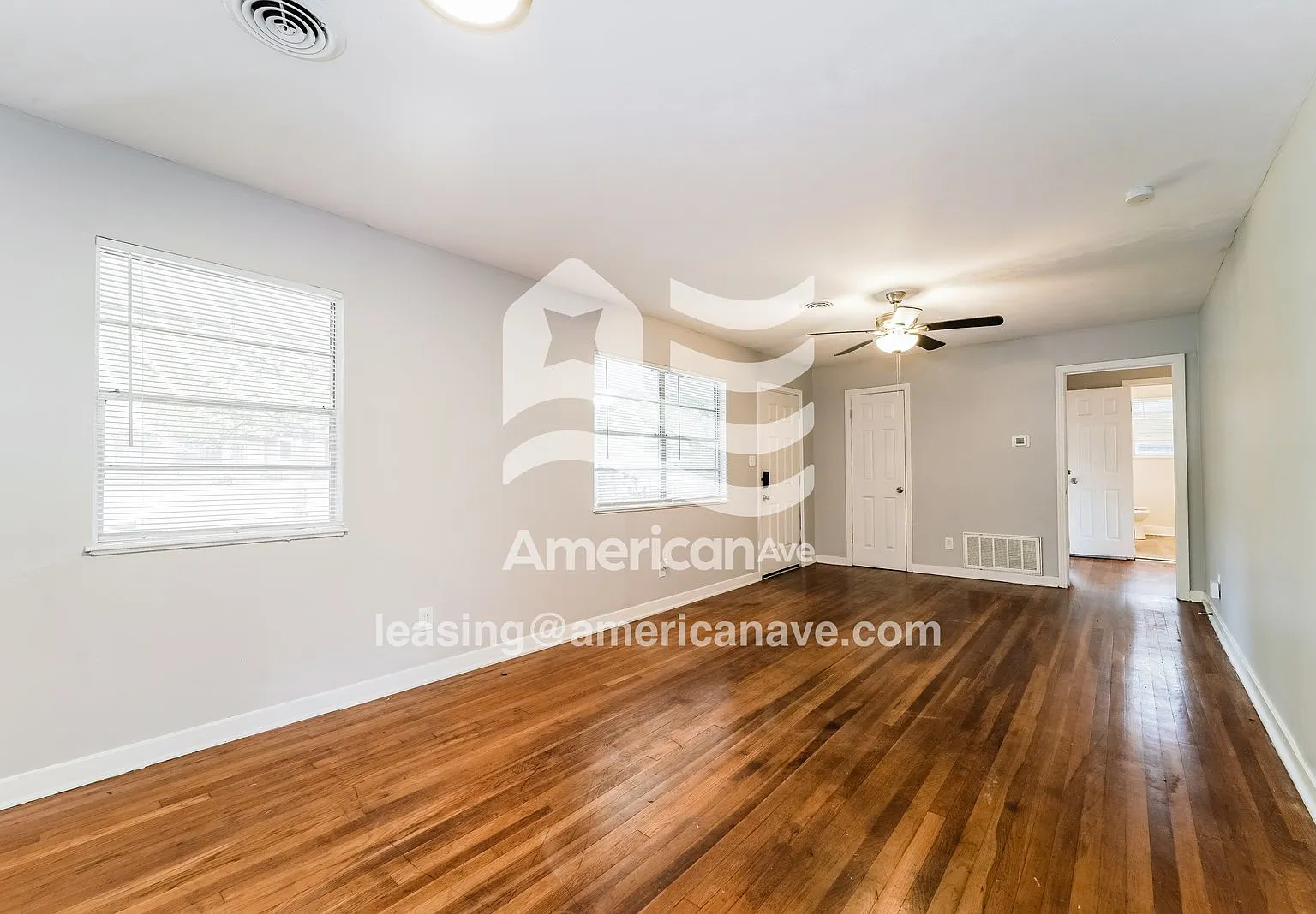 3 bed, 1.0 bath, 1183 sqft, $1,097 — Photo 3