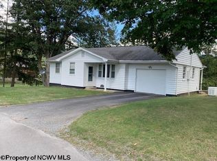 30 Dunham Cut, Belington, WV 26250