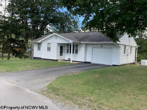 30 Dunham Cut, Belington, WV 26250