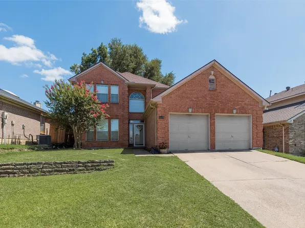 1129 Secretariat Dr, Grand Prairie, TX 75052