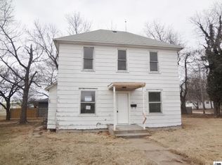 211 S 6th St, Saint Marys, KS 66536