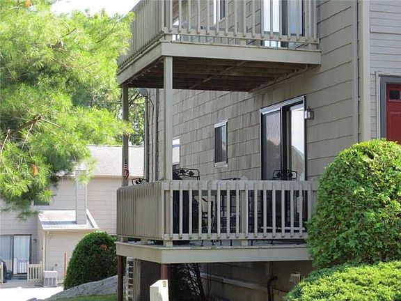2nd image of 601 Pinewood Dr