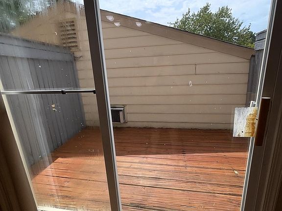 3rd image of 9503 Duffer Way