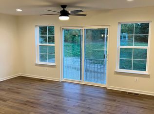 127 Tate Manor Dr, Charles Town, WV 25414