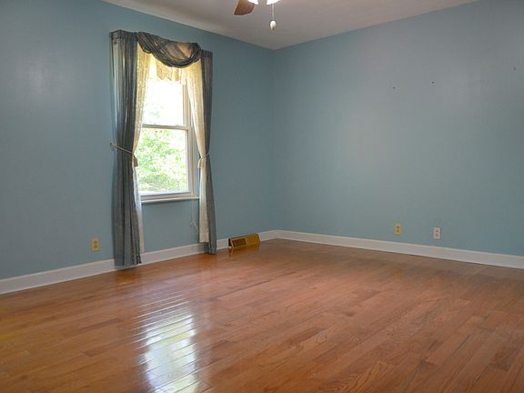 5th image of 7608 Berkshire Blvd