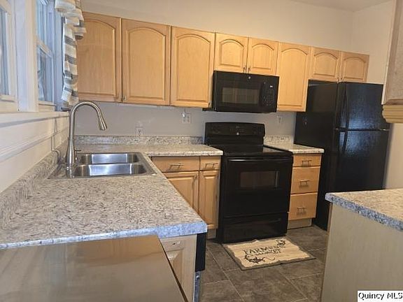 2nd image of 210 W Main St