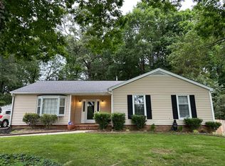 1201 Forest Wood Dr, Matthews, NC 28105