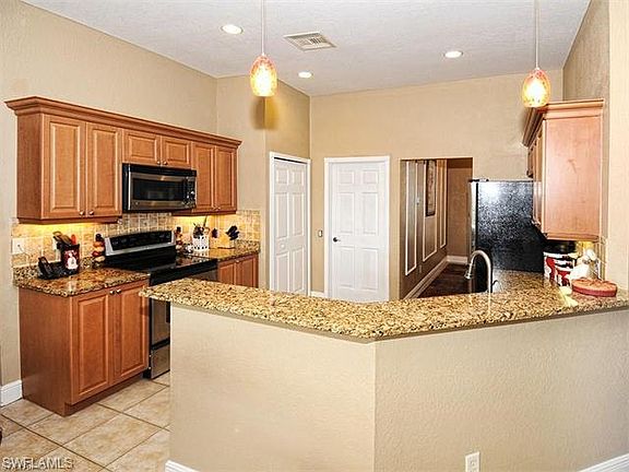 5th image of 9 Chiquita Blvd N
