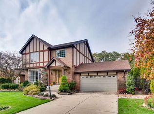 15038 Ridgewood Dr, Oak Forest, IL 60452