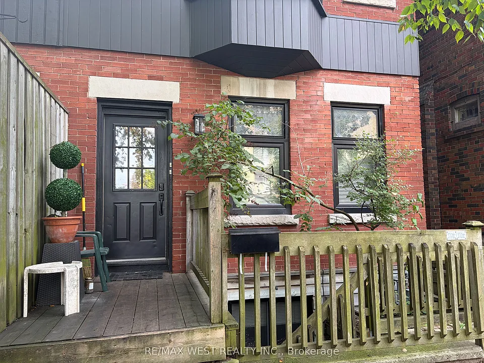 28 Spencer Ave #UPPER