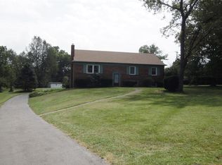 383 Silverbrook Dr, Danville, KY 40422