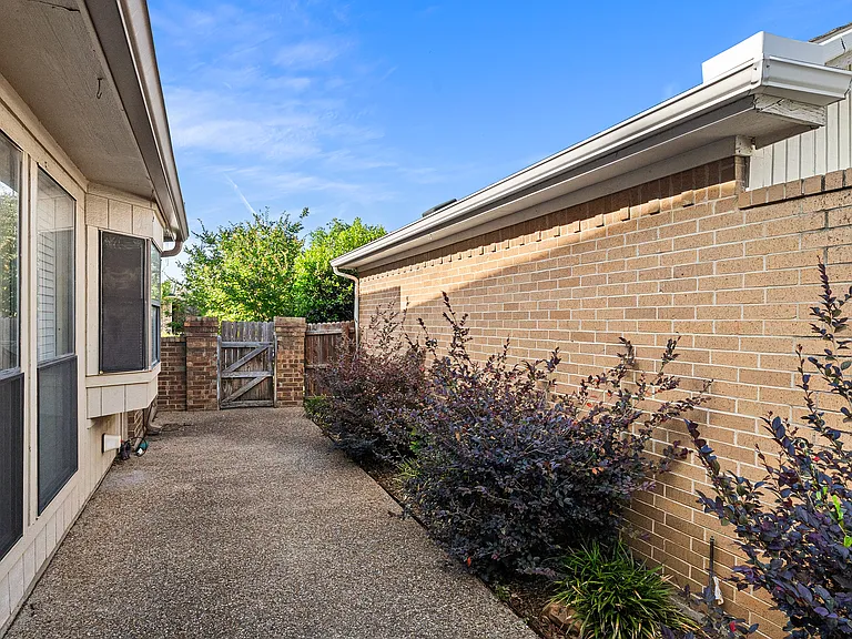 4406 Windward Cir — Photo 31