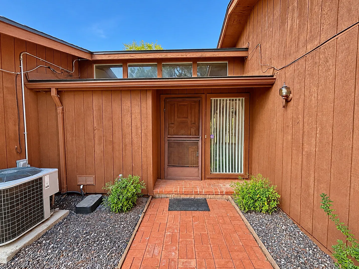 Unfurnished, 1-Year Long-Term Rental — Photo 3
