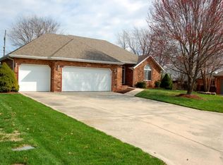 705 E Bennett Ct, Nixa, MO 65714