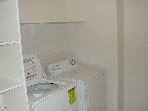5th image of 6042 S Cedar Elm Ln