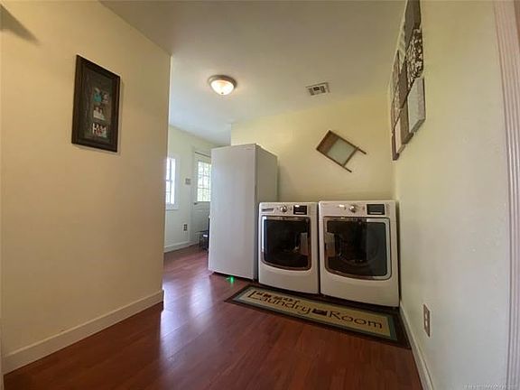 4th image of 10869 SW 270th Hwy