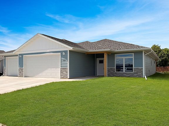 3rd image of 503 Darlene Dr