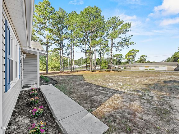 4th image of 415 Horn Road