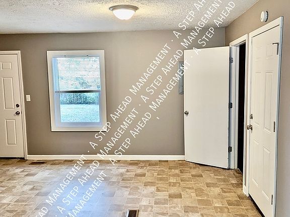 3rd image of 3714 Decamp Dr