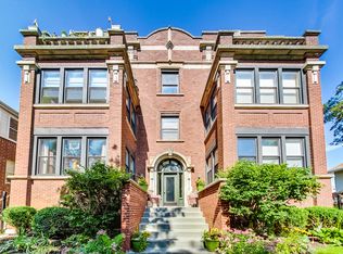 5410 N Winthrop Ave, Chicago, IL 60640