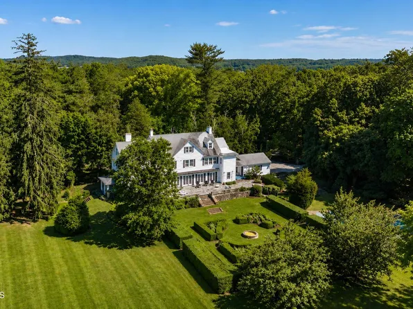 83 Ridge Road, Rumson, NJ 07760