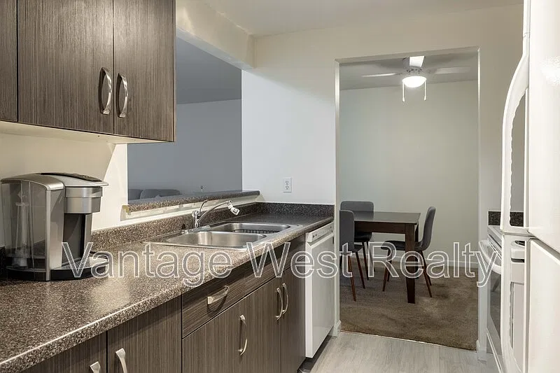 1 bed, 1.0 bath, $1,550 — Photo 4