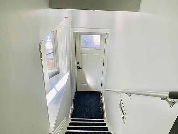 4th image of 1517 W Lake St Unit 2
