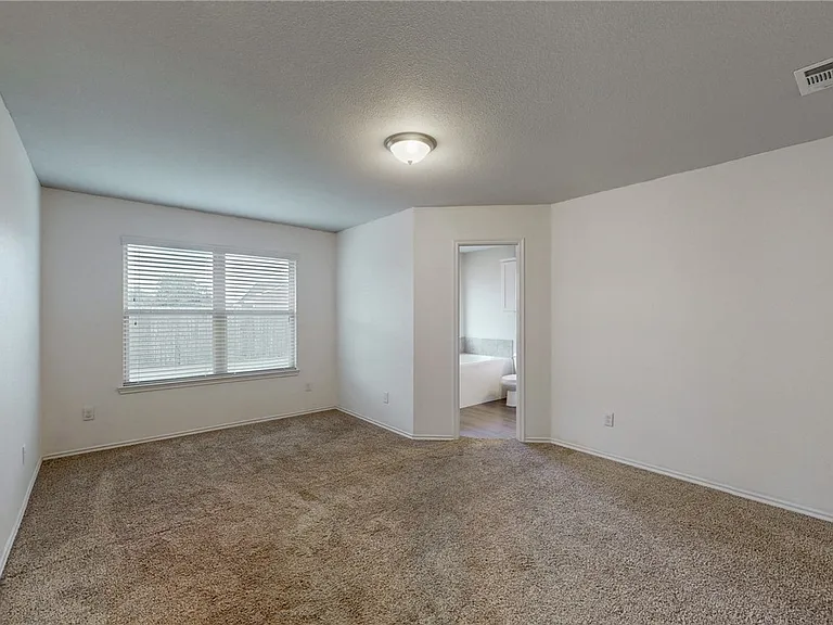 815 Heritage Dr — Photo 18