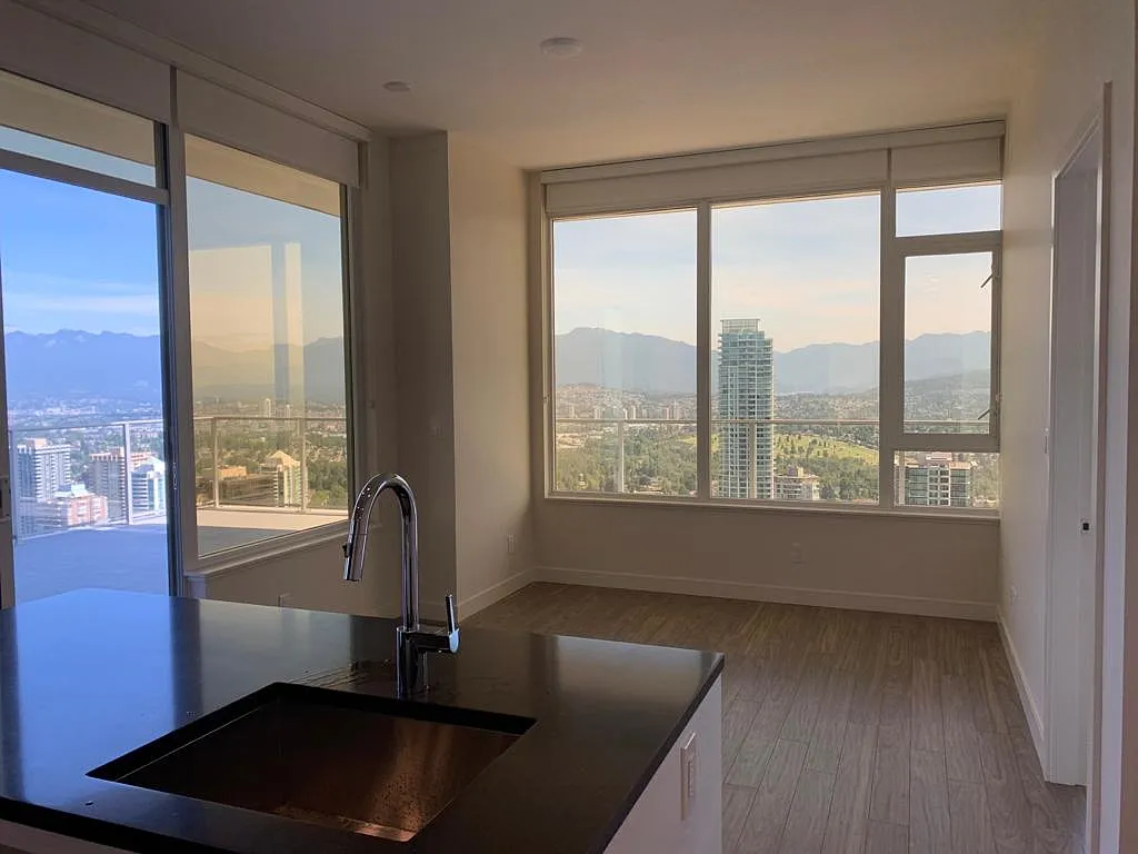 6383 McKay Avenue Burnaby — Photo 3