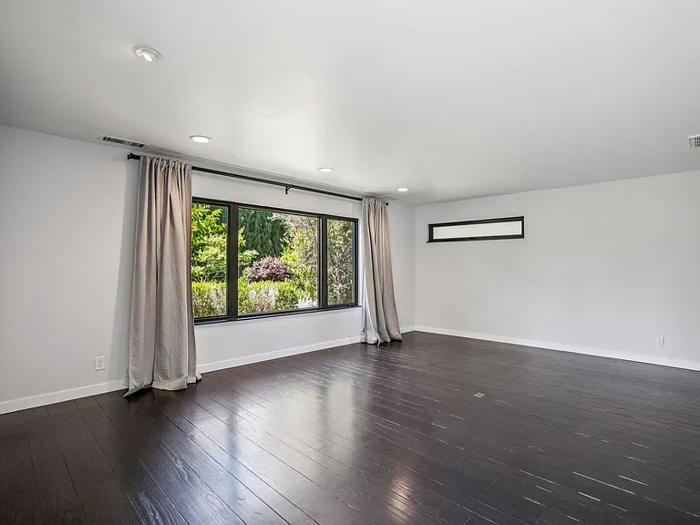 175 E Creek Dr — Photo 35