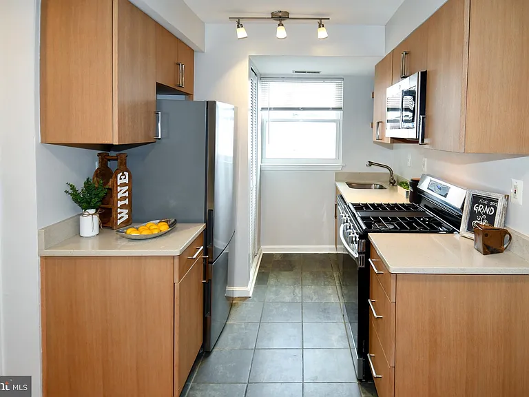 1627 Massachusetts Ave SE #302 — Photo 7
