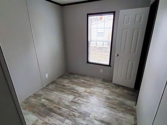 5th image of 1330 Rushmore Blvd E