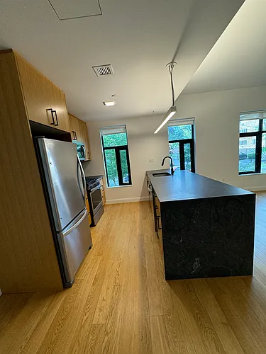 87 Gardner St Photo 1