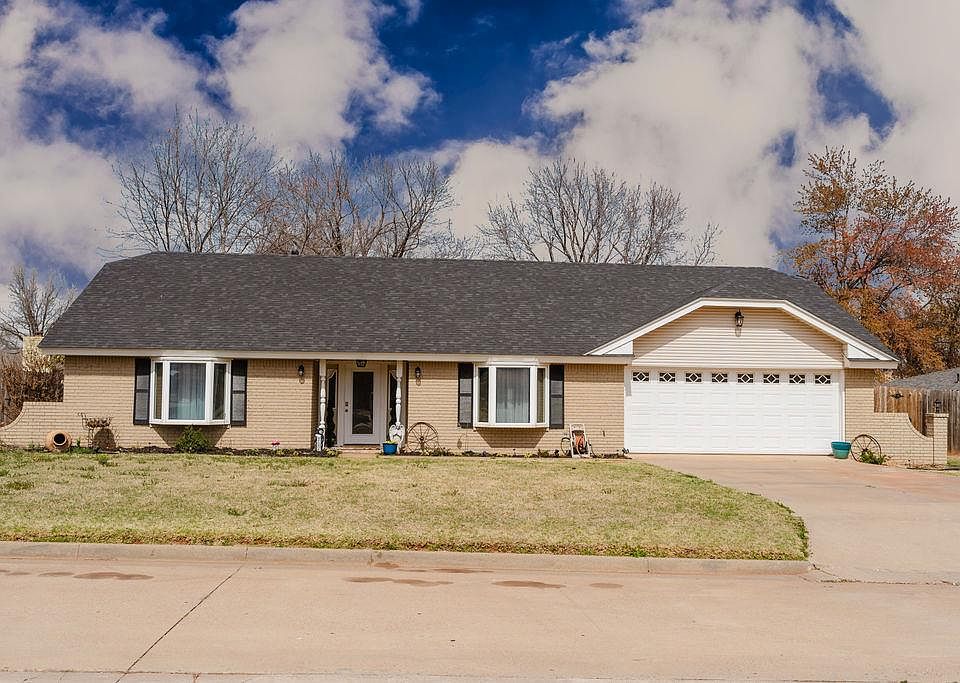1st image of 1315 Lynnwood Dr