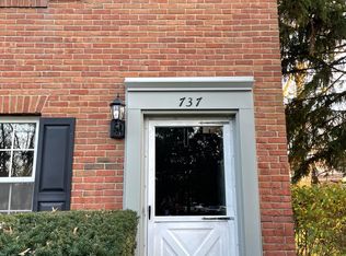 737 Lakeview Dr, Cortland, OH