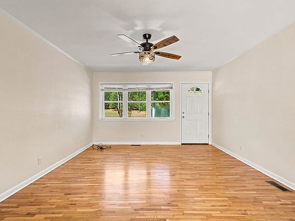 5th image of 2480 Mountain Pine Rd