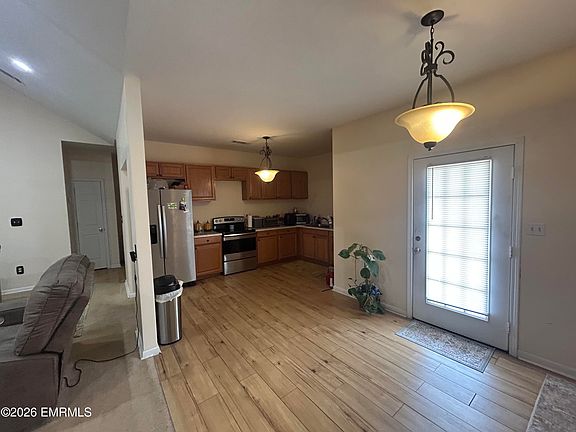 2nd image of 50 Wilson Ave