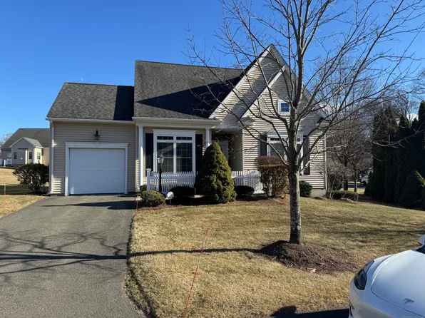 101 Kevin Lane #101, Windsor, CT 06095