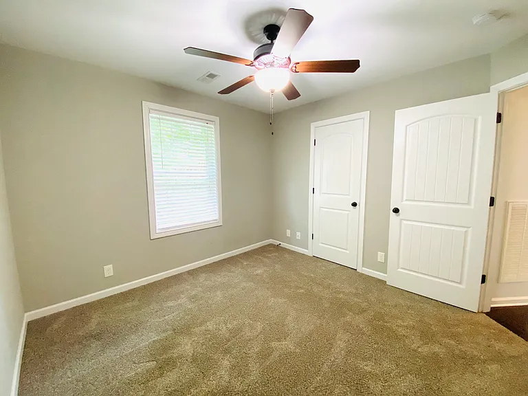 1194 Eagles Bluff Dr — Photo 39
