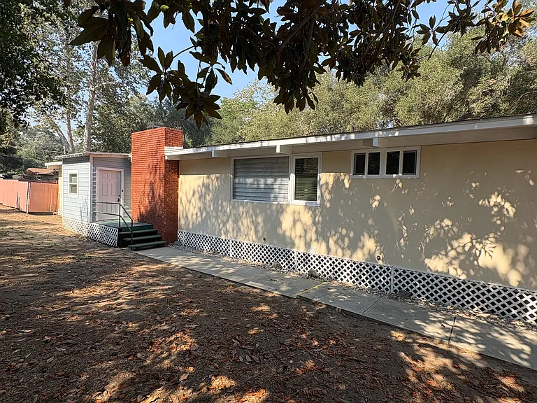 730 S Live Oak Park Rd — Photo 2