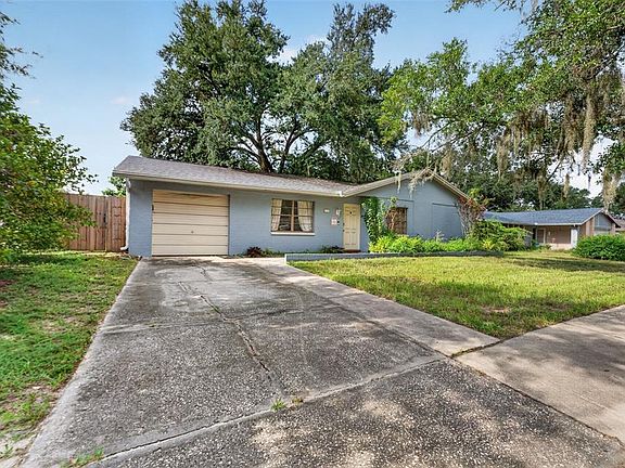 2nd image of 1917 CEDARBROOKE DRIVE