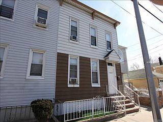 1st image of 9525 92nd St