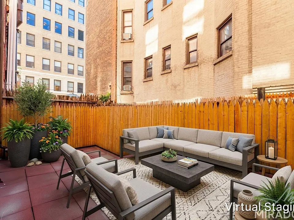 455 Park Ave S #204