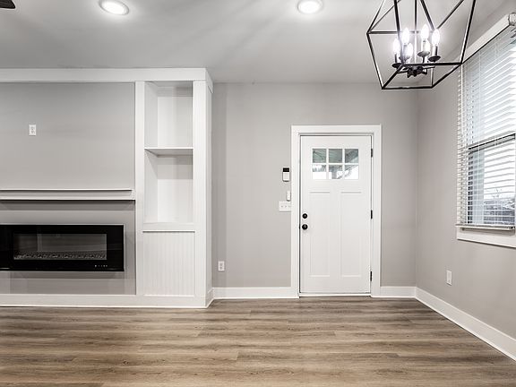 3rd image of 1805 S Denny St