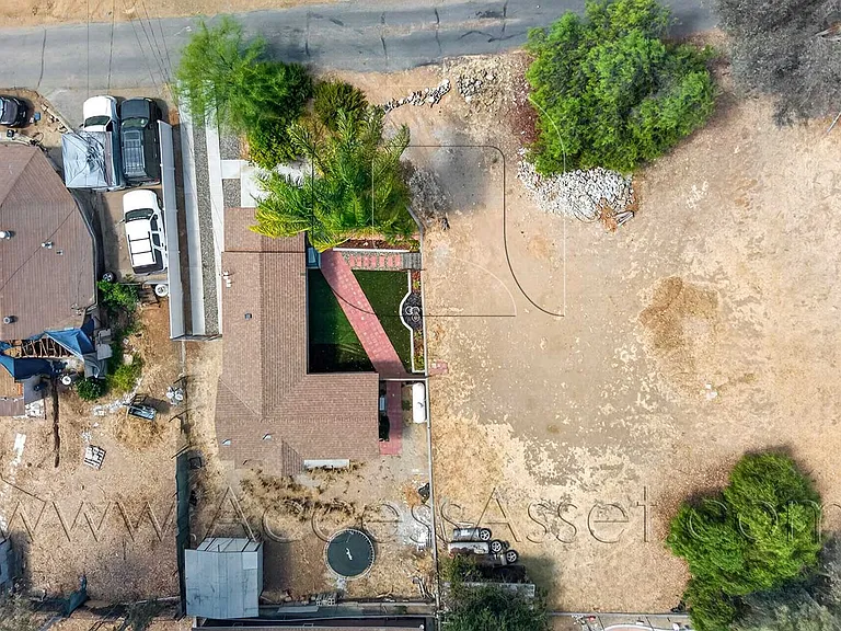 23963 Lodge Dr — Photo 20