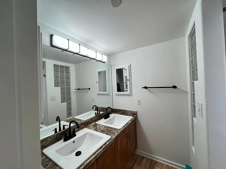 Midland Ave — Photo 18
