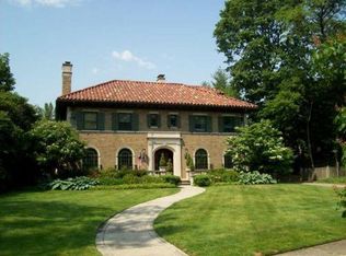 1011 Bishop Rd, Grosse Pointe Park, MI 48230